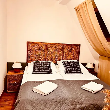 Przy Dolinach Park Apartman *